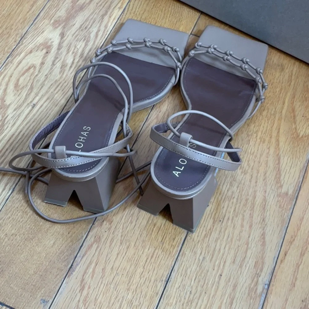 ALOHAS juniper Sandal in Camel, EU: Size 38